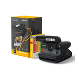 مجموعة كاميرا بولارويد فليب الفورية للمبتدئين | تصميم فليب مميز، ضبط تلقائي للصورة بتقنية السونار، تحكم عبر تطبيق بلوتوث، نظام عدسات رباعية فائقة التركيز، فلاش مدمج قوي | تتضمن 8 صور من فيلم ملون من النوع i - أسود