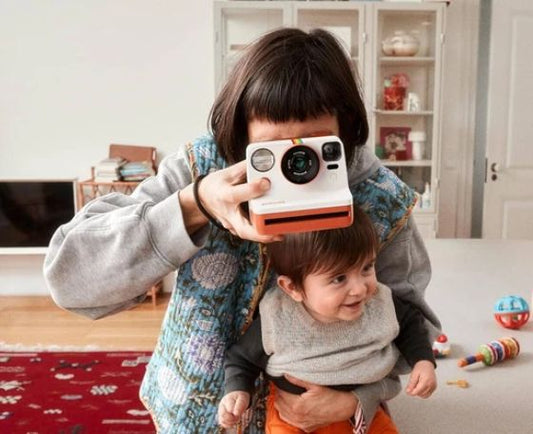 The Ultimate Polaroid Camera Guide (2026): How to Choose the Best Instant Camera