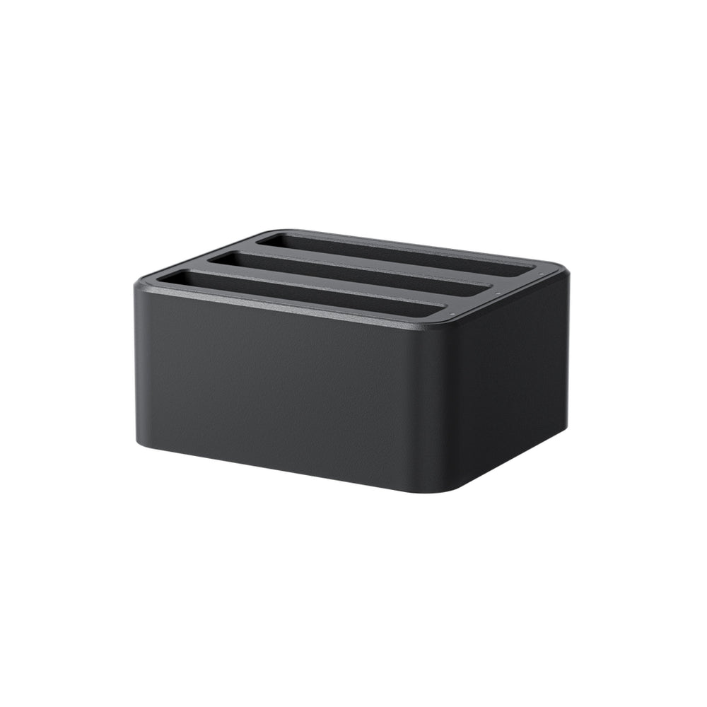 Insta360 X4 Fast Charge Hub charging batteries