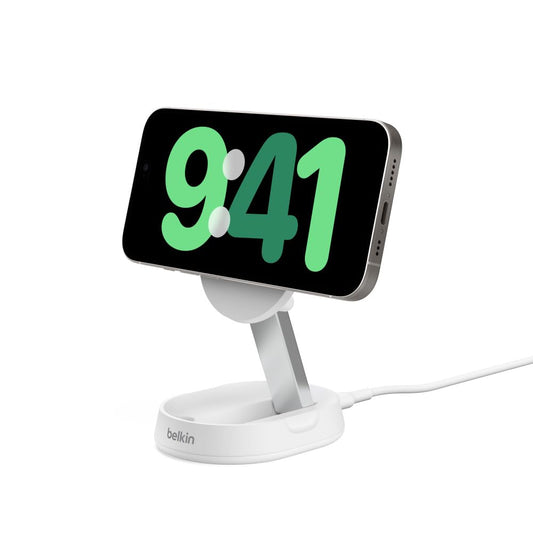 شاحن لاسلكي بيلكين Qi2 Boost Charge Pro بقوة 15 واط، قاعدة قابلة للطي، لون أبيض