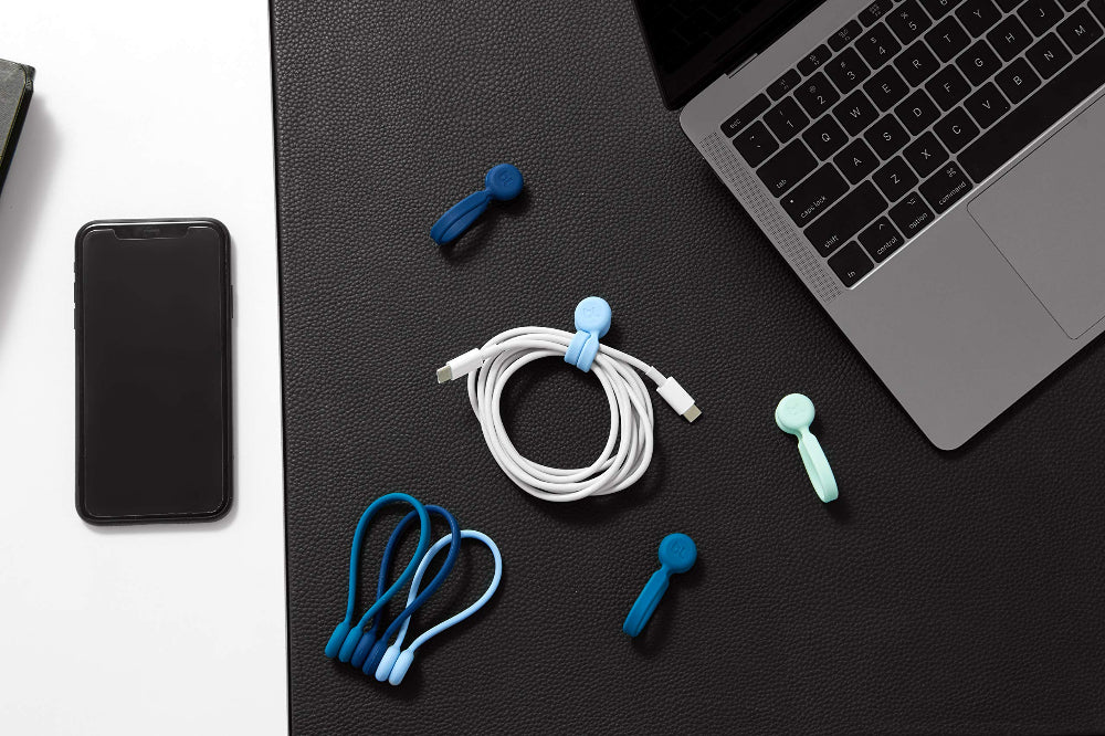 BlueLounge MAGWRAP Magnetic Cable Tie - Fastest Reusable Neodymium  Magnetic Cable Wrap, Works w/ Most Cables, Sticks to any Metal Suface, Silicone Material - Small (4.75" Length)