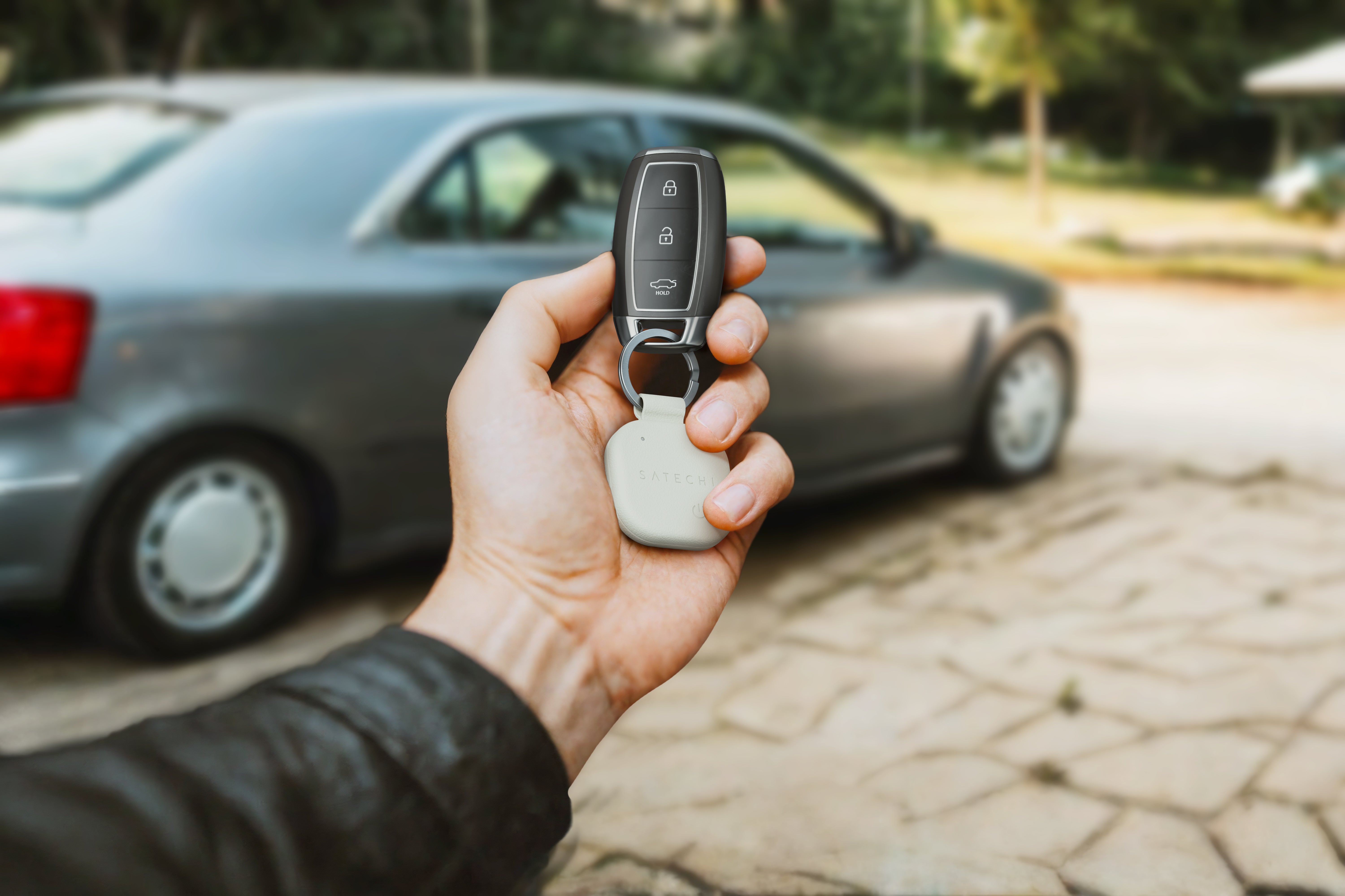 سلسلة مفاتيح SATECHI المصنوعة من الجلد النباتي، لون رملي