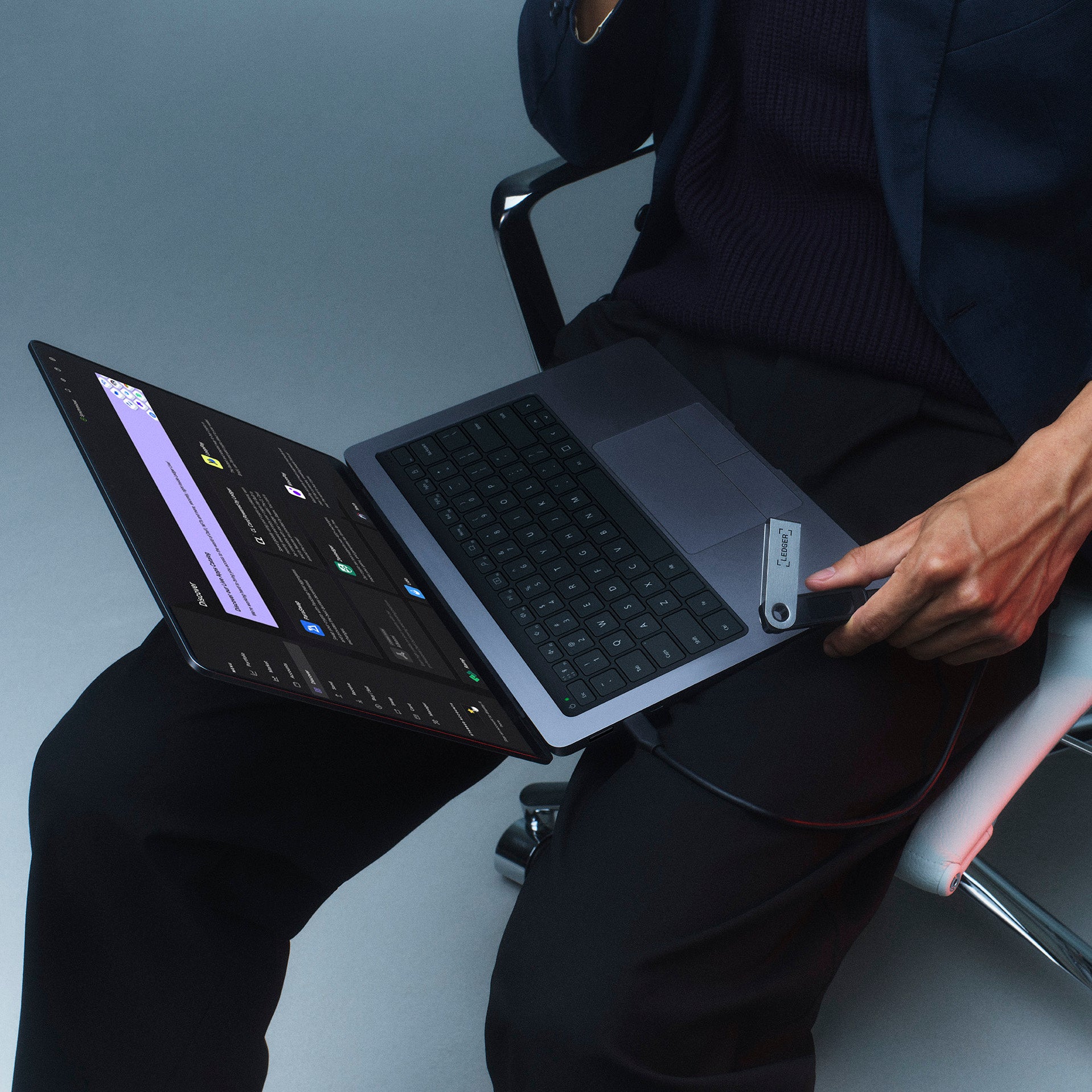 LEDGER Nano S Plus Crypto Hardware Wallet - Ice