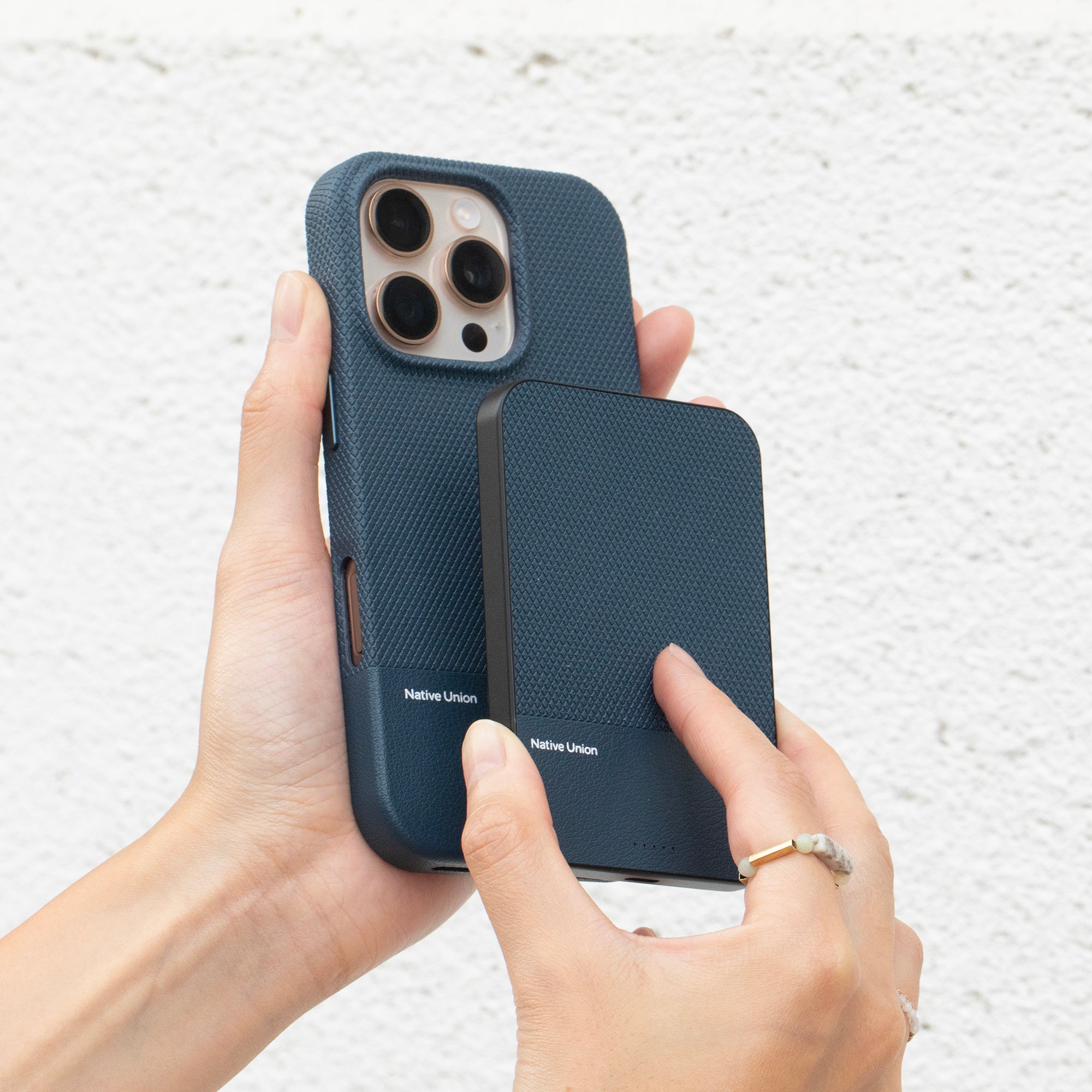 Native Union (RE) Classic Power Bank 5000mAh| Slim Magnetic Power Bank, Fast 15W Qi2 Wireless Charging, Leather Finish, for Apple iPhone 16/15/14/13/12 Pro/Pro Max/Plus MagSafe Compatible - Navy