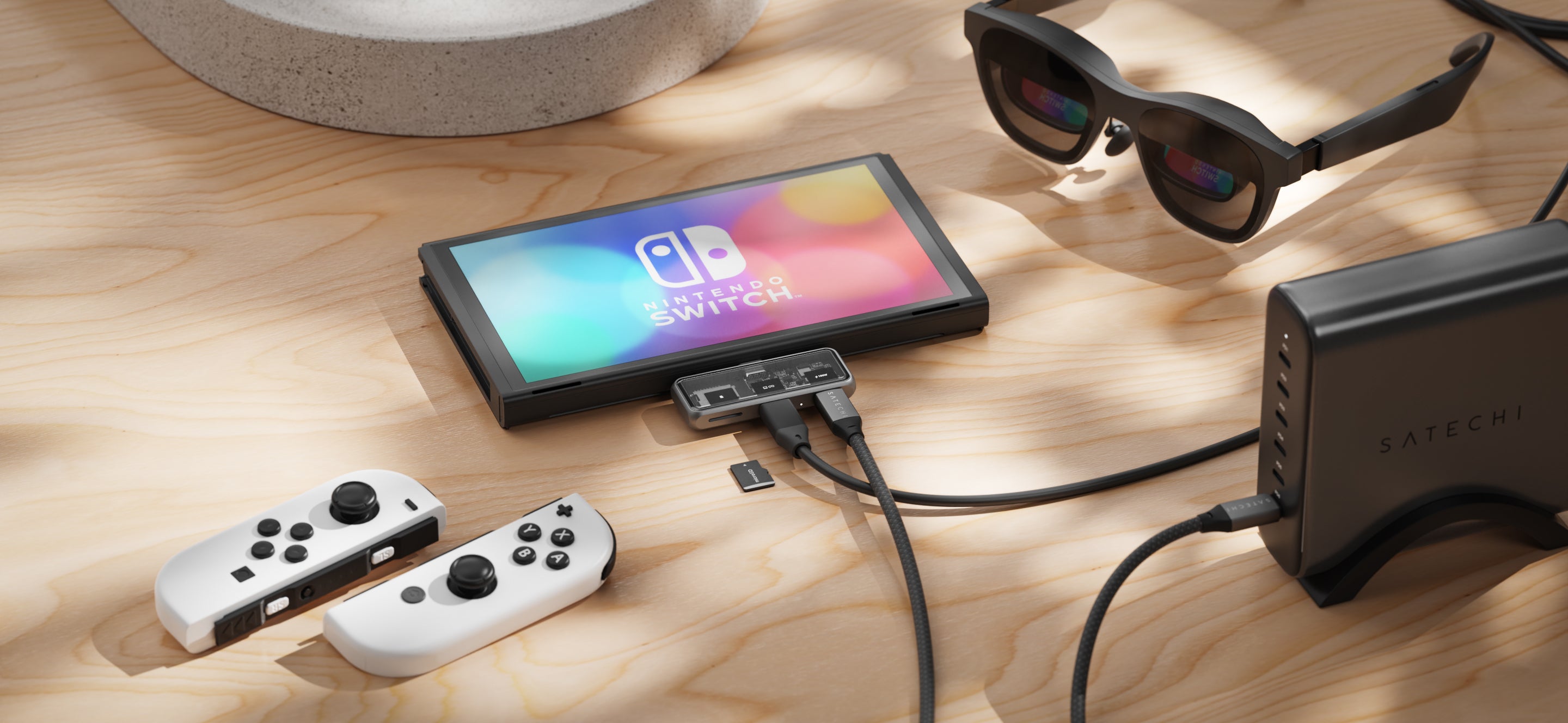 SATECHI Hub Mobile XR Hub مع قارئ بطاقات MicroSD، لون رمادي فضائي