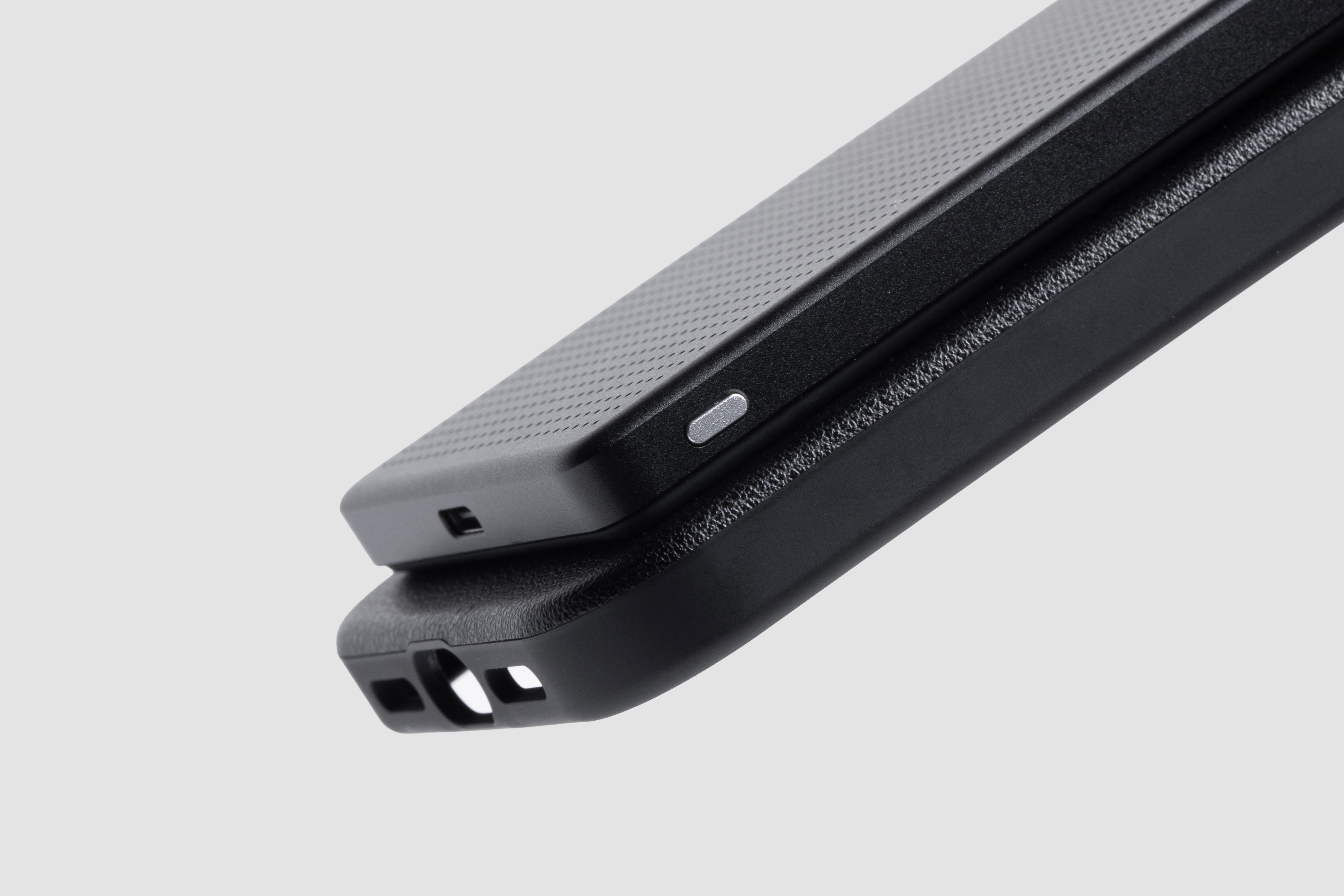 Native Union Active Power Bank 5000mAh| Slim Magnetic Power Bank, Fast 15W Qi2 Wireless Charging, Aluminum-Finish, for Apple iPhone 16/15/14/13/12 Pro/Pro Max/Plus MagSafe Compatible - Black