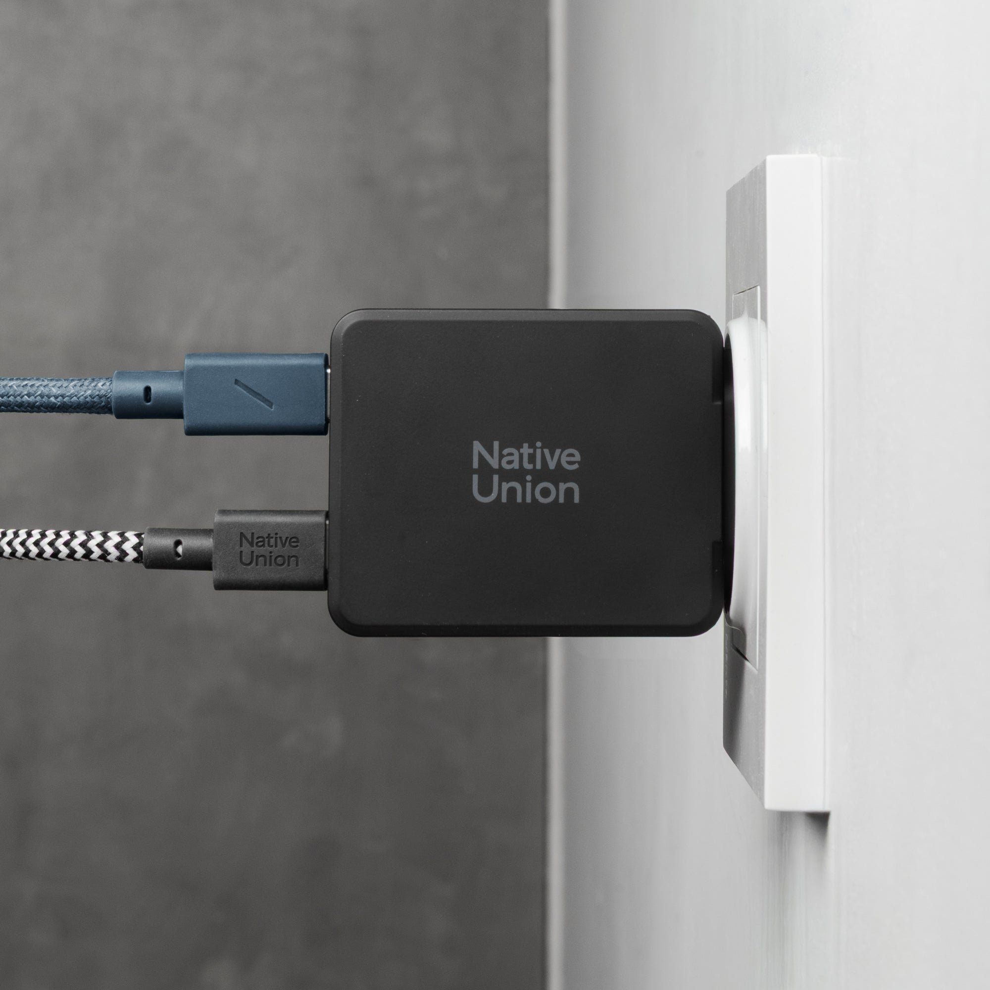 Native Union Pocket GaN Charger PD 65W USB-C Dual Port Fast Charger, Ultra-Slim Travel Wall Adapter for Laptop, Tablet & Phone, Power Delivery GaN Charging, Compact Pocket Design (EU Plug) - Black