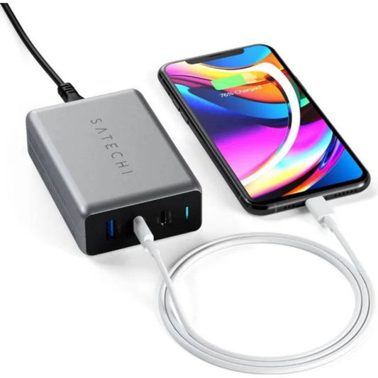 شاحن منزلي صغير الحجم من ساتيتشي بتقنية GaN ومنفذ USB-C PD (100 واط) مزود بمنفذي USB-C ومنفذ USB 3.0 - رمادي فلكي