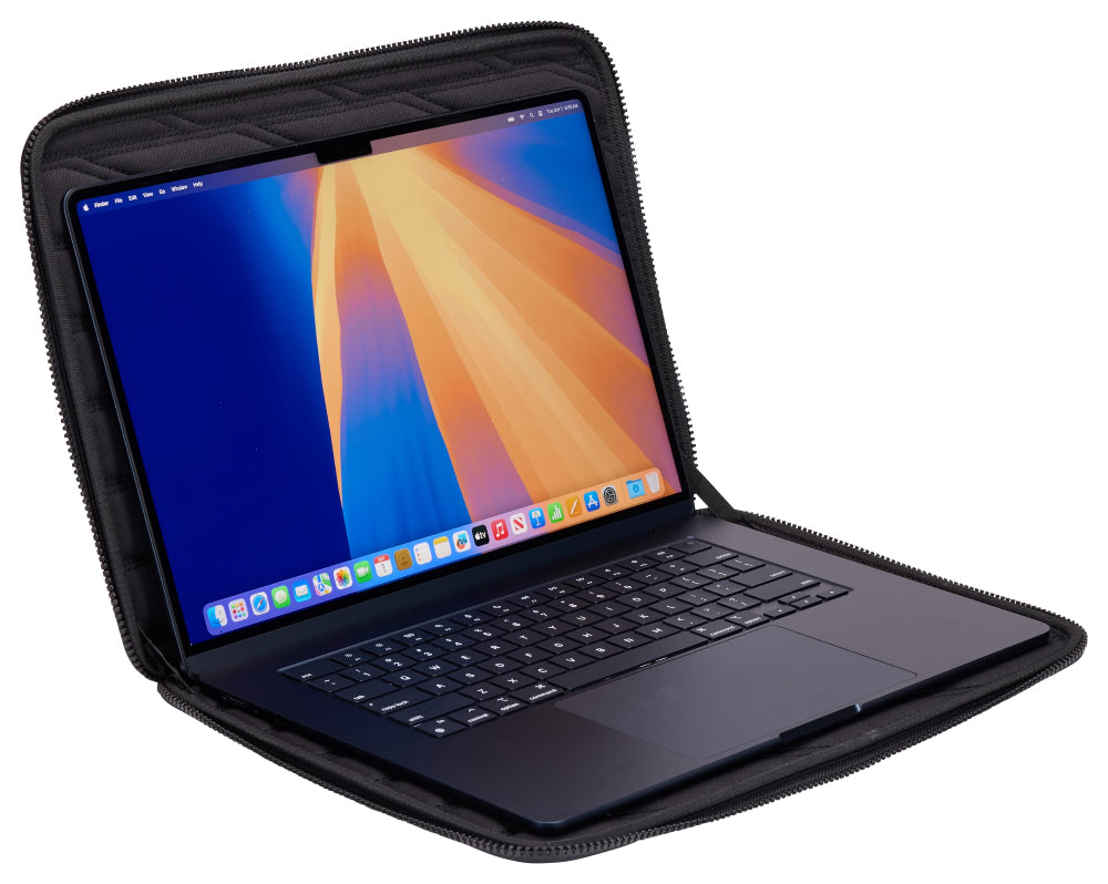 Thule Gauntlet Laptop Sleeve for MacBook Pro 16"/Air 15"| Protective Laptop Sleeve for 16/15-inch MacBook and Compatible Laptops, Rigid Protection, Clamshell Design, Black