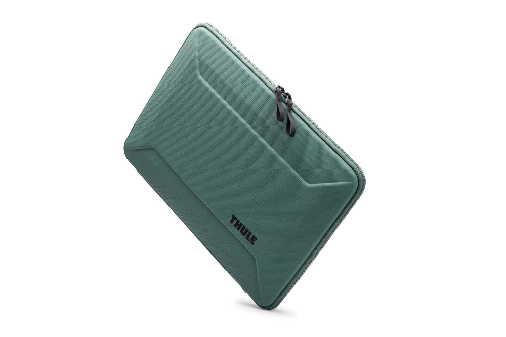 Thule Gauntlet Laptop Sleeve for MacBook 14"/Air 13"| Protective Laptop Sleeve for 14/13-inch MacBook and Compatible Laptops, Rigid Protection, Clamshell Design, Hazy Green