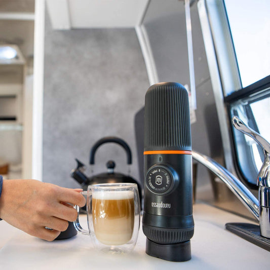 طقم WACACO Dolce Gusto (DG) ومحول كبسولة DG - أسود