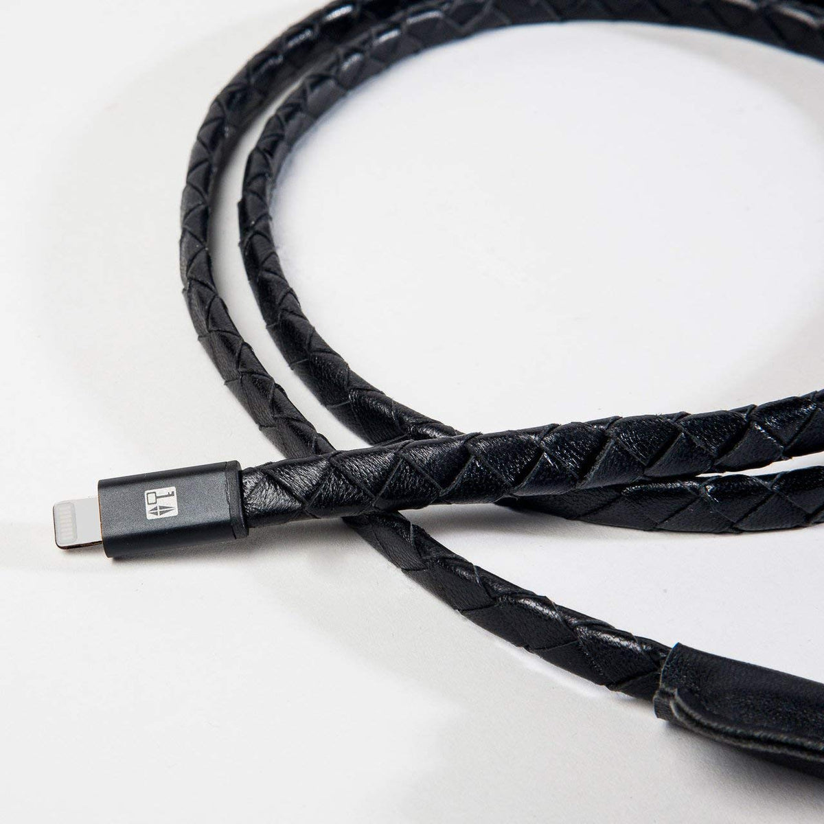 [OPEN BOX] KYTE  and  KEY Whip 1M Black Leather Lightning Cable