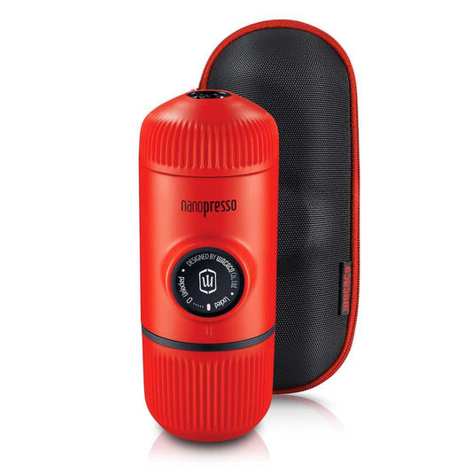 ماكينة صنع الإسبريسو المحمولة WACACO Elements Nanopresso مع حافظة واقية (تعمل يدويًا) - أحمر لافا
