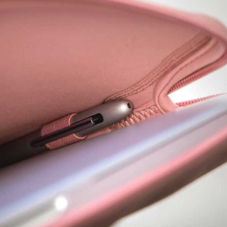 MOSHI Pluma Laptop Sleeve for MacBook Pro 14&quot; - Carnation Pink