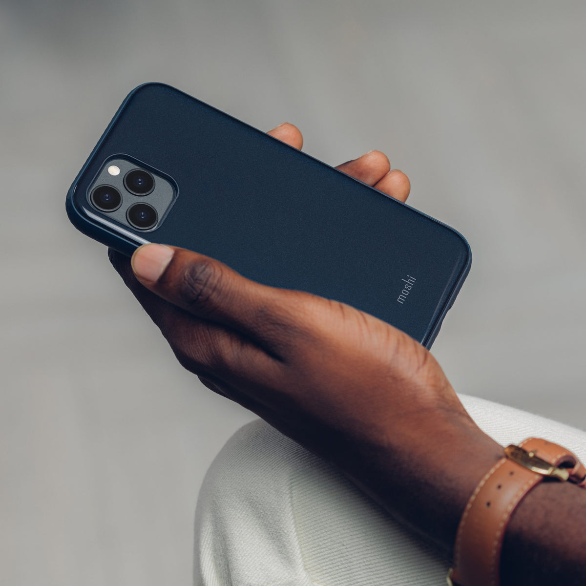 MOSHI iPhone 12/12 Pro - iGlaze Case - Midnight Blue